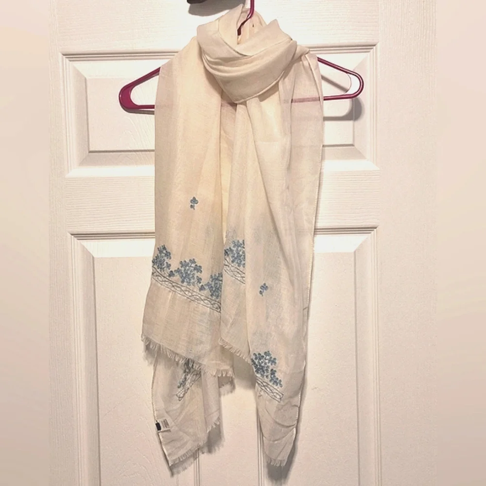 Off-White Scarf w/ Detailed Light Blue Flowers